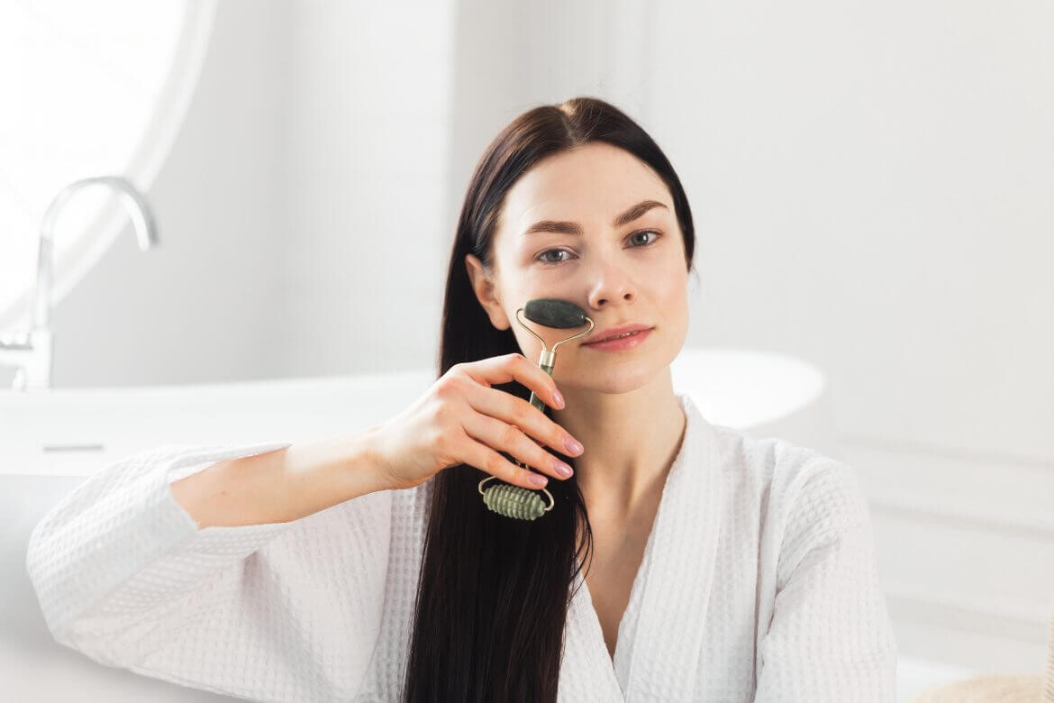 Yüz Masaj Aleti (Face Roller) Nedir, Ne İşe Yarar?