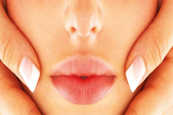 Çatlamış Dudaklar için Bakım Önerileri :