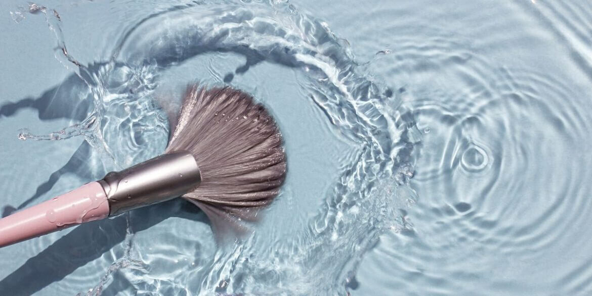 Makyaj Fırçası Nasıl Temizlenir?