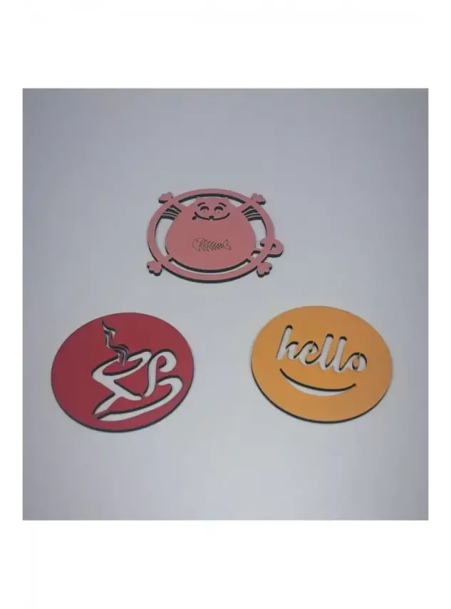 Ebruli Sanat Tasarım 3’lü Renkli Kırmızı Pembe Sarı Ahşap Bardak Altlığı Dedili Hello Kahve Fincanlı 9*9 cm - 3