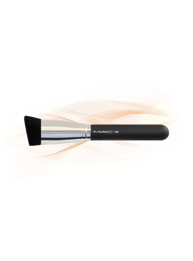 MAC 196 Slanted Flat Top Foundation Brush Fırça - 1
